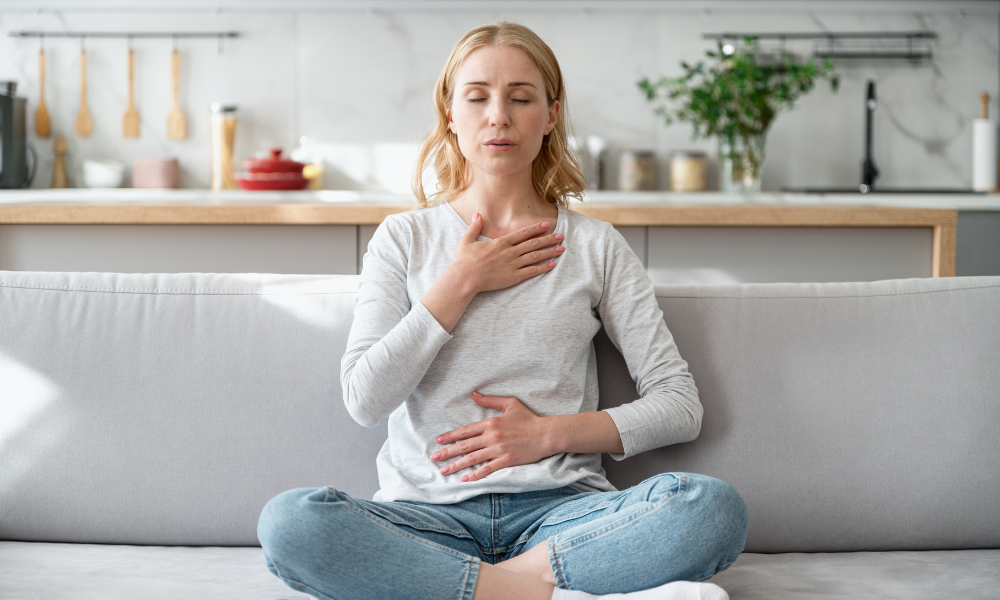 You are currently viewing Bouger le matin pour se sentir bien : 5 gestes simples pour réveiller son corps en douceur