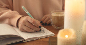 Lire la suite à propos de l’article L’écriture quotidienne : un rituel qui vous transforme
